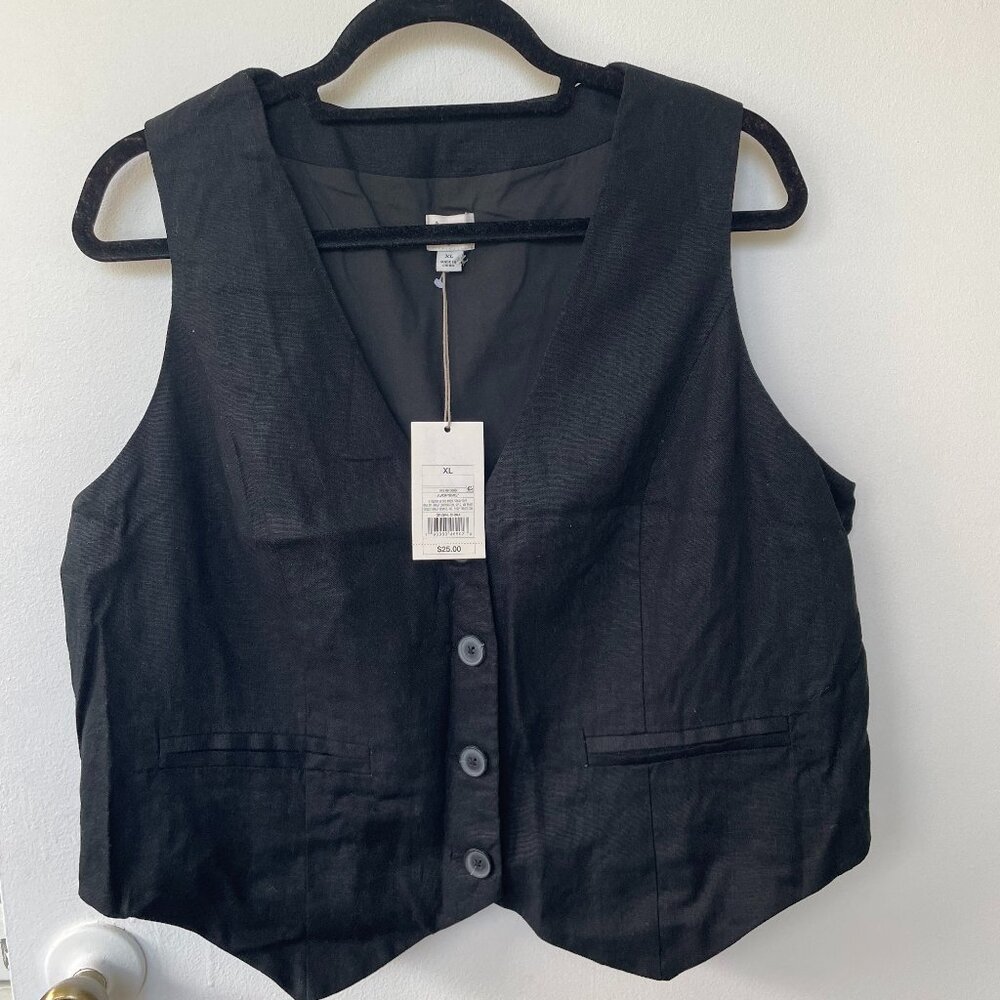 Black linen vest